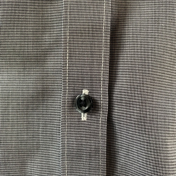 Like new! Brook Brothers button-down shirt - Picture 10 of 10
